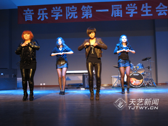 天艺音乐学院2010届学生会成立文艺晚会成功举办