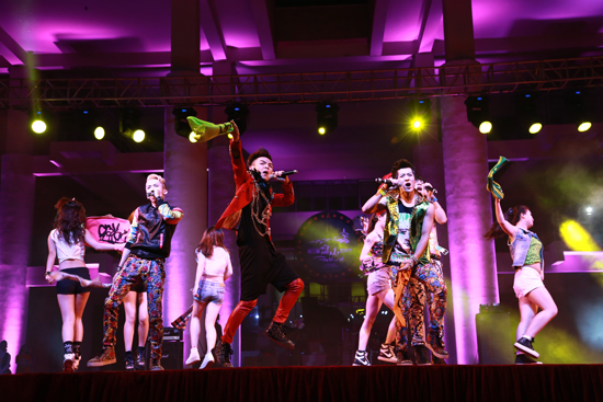 艺术节“宠爱流行”专场演出华丽上演