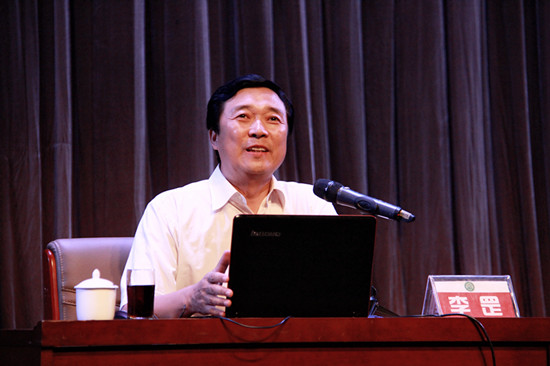 李罡校长为2014级新生作《专业、职业与产业》讲座