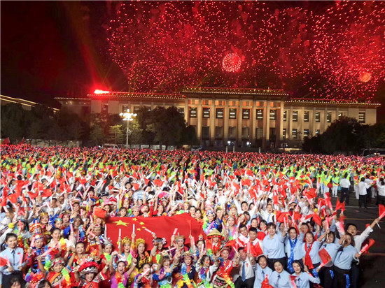 天艺学子参加北京天安门广场国庆盛大联欢活动一展风采