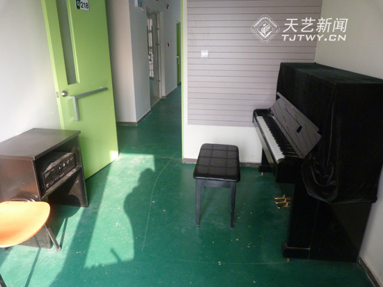 声乐系教学设施